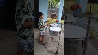 Roman Esos Timbales ( Una y Mil Veces Los Forasteros )