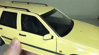 Diecast Autoart 1:18 Volvo 850 T5 R Kombi Ż&oacute;łty