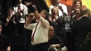 SANKİ SAM YELİSİN-AL YANAK ALLANIYOR-NECİP ÜNAL