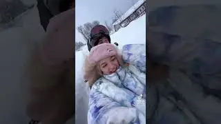 Аня покров и Бабич катаются на снежных горках! тик ток, 🤩🔥👍 #chorts!