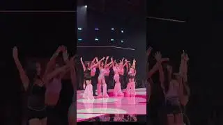 Special stage of TWICE at the Victoria&rsquo;s Secret Fashion Show 2025 #jihyo #nayeon #momo #tzuyu #twice
