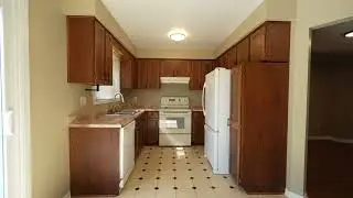 1005 Queen Street West, Mississauga, ON
