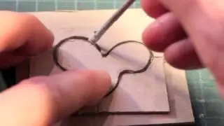 comment faire un bijou en carton et en métal