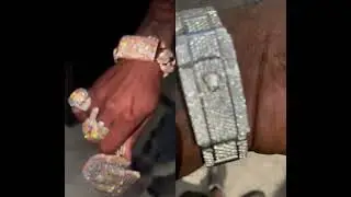 Would you wear two chains or 8 chains? #hiphop #jewelry #chainz #everythinghiphop #goldenerahiphop