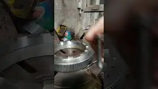 how handtap work.inside threading using #handtap #threading #machineshop #machine
