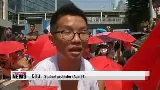 Hong Kong police take down protest barricades   홍콩 시위 17일째... 친중단체, 시위대 정면충돌