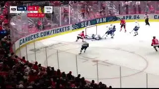 Unbelievable 2 saves from Collin Delia of the Vancouver Canucks in his 4-2 win against.