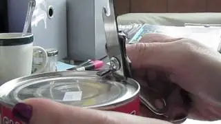How to use goodcook mini can opener
