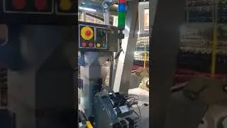 Carpet weaving machine
