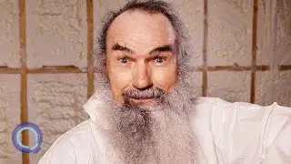 Si Robertson Sprays Foam
