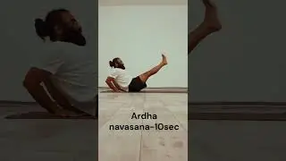 Yoga-Fitness series-Handstand 02