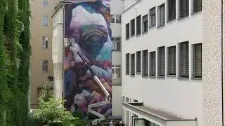 Linz mural timelapse by PichiAvo