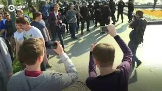 Moscow Police Briefly Detain Current Time Reporter