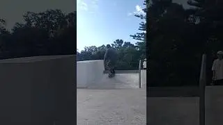 On Monday I did some more kickflips... 🛹💪🏾