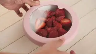 Food Huggers&reg; Bowl Lids: Sound of a Good Seal