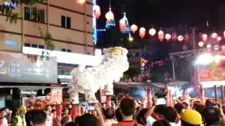 acrobatic lion dance-hock seng  at jalan alor 2013