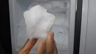 CRUNCHING OUT THE FREEZER | SQUEAKY DRY FROST | BOTTOM SHELF | NO SCRAPING | #cotf #asmr #asmrice