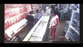 Thats how Jewelry places get Robbed, Fordham rd, real robbery