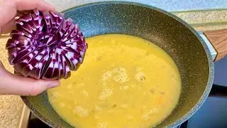 Просто добавьте яйца к красному луку! Новый дешевый и сытный рецепт! Очень вкусно!