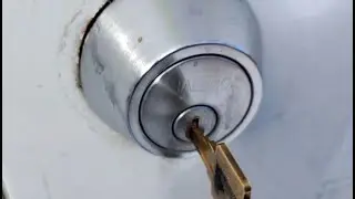 Seized key lock winter quick emergency empty hands release and prevention