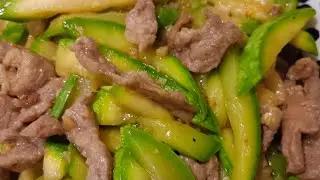 Жареные свинина и цуккини (домашнего приготовления)