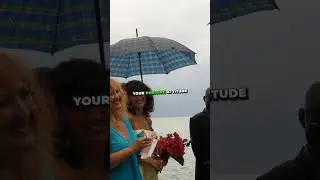 Rain on your wedding day? Embrace the magic! 💕🌧️