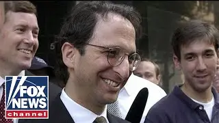 Top prosecutor steps down from Mueller probe