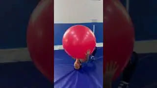 Упражнение для закачки шеи новичкам. #uwworld #uww #womenswrestling #спорт #unitedworldwrestling