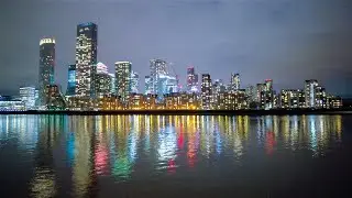 [4K] Quiet London Walk | Surrey Quay at Night | Canary Wharf Skyline | Boat Christmas Lights