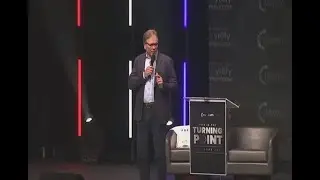 Протестующие устроили беспорядки на мероприятии Turning Point USA в Калифорнийском университете в...