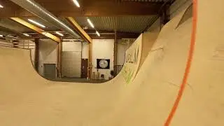 Muovitehtaas skatehalli with dji avata