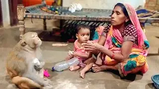 Rani Gao ke logo ke kaise rahti hai ।। Rani bachho se faltu saman le leti hai 🤣