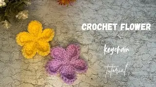 How to crochet a daisy flower keychain tutorial🌸| step-by-step guide perfect for beginners