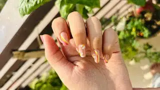 A simple nail art design for short nails 💅 #nailart #nailtutorial #shortnails #simplenailartdesigns 