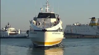 Monocarena VITTORIO MORACE della LIBERTY LINES in arrivo al porto di TRAPANI