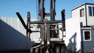 CATERPILLAR V265C SIDESHIFTING FORK SPREADER WITH LOAD STABILISER, 1200KGS