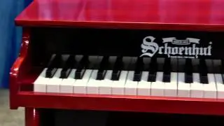 Schoenhut's 37 Key Spinet