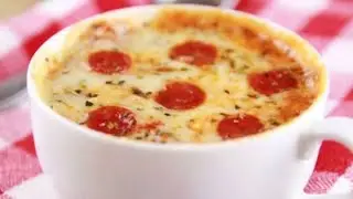 todo el mundo te va a pedir esta receta!! pizza🍕 en taza en 2 min! está tremendaaaaaa #conmigo
