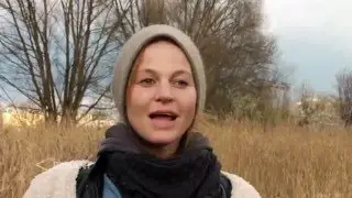 Maria Simon auf dem kleinen Weltacker