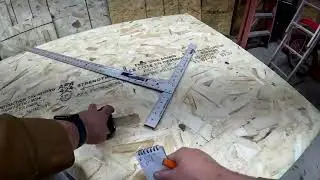 Необходимо вырезать и установить куски размером 2-4 фута для потолка.