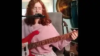Now She Knows She's Wrong/Jellyfish bass and vocals by Cara #bellybutton #jellyfish #andysturmer