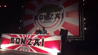 Airwave & DJ Fire @ 20 Years Bonzai, Airwave - Save Me