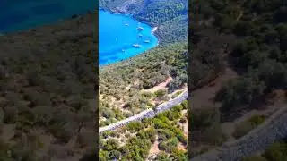 Antalya kaş yeşilk&ouml;y delik kemer tarihi yapıtKalkan yeşilk&ouml;y fırnaz iskelesi giderken tepede g&ouml;r&uuml;len