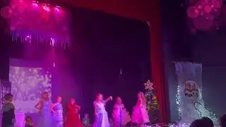 &bdquo;Christmas Show&rdquo; &ndash; jasełka klas 0-3 Mentis | 2025