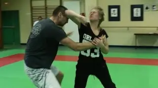 Combat Sc&eacute;nique // Action Cascade