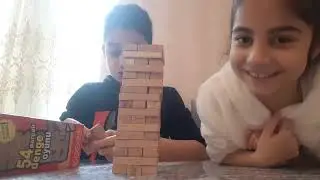 Bacımla Jenqa oynayıram