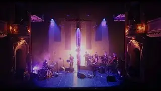 MURI - Zweven (live met strijkkwartet en luchtacrobate @ Minardschouwburg, Gent)