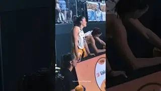 Fans Didn&rsquo;t Expect THIS 😍 Zehra Gunes Cheering from Outside the Court!  #youtubeshorts #zehragunes