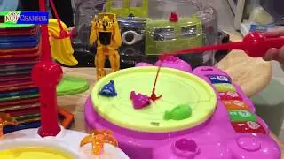 Kid Ella: Cute floating fish toy Fishing Toys Game  Smart kid Ella is fishing the fish.