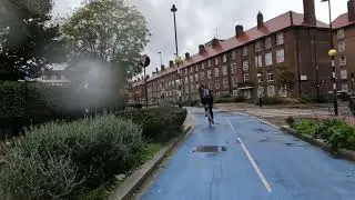 Cycle 735 241019 1041 Cable St B126 - Royal Mint St A1202